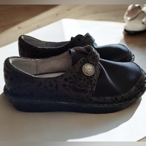 New without tags Alegria Aristoclass Black Slip on Clogs sz 7/7.5 - Picture 2 of 8